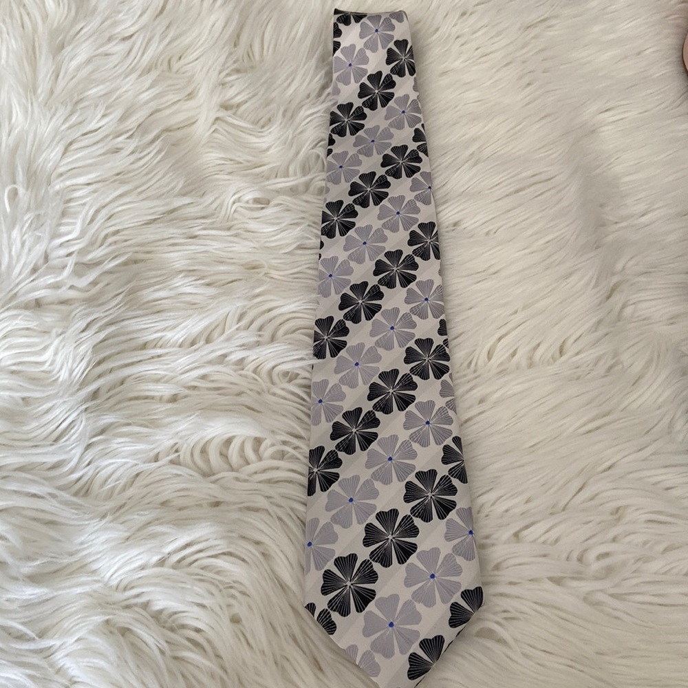 Steve Harvey Collection Tie excellent condition